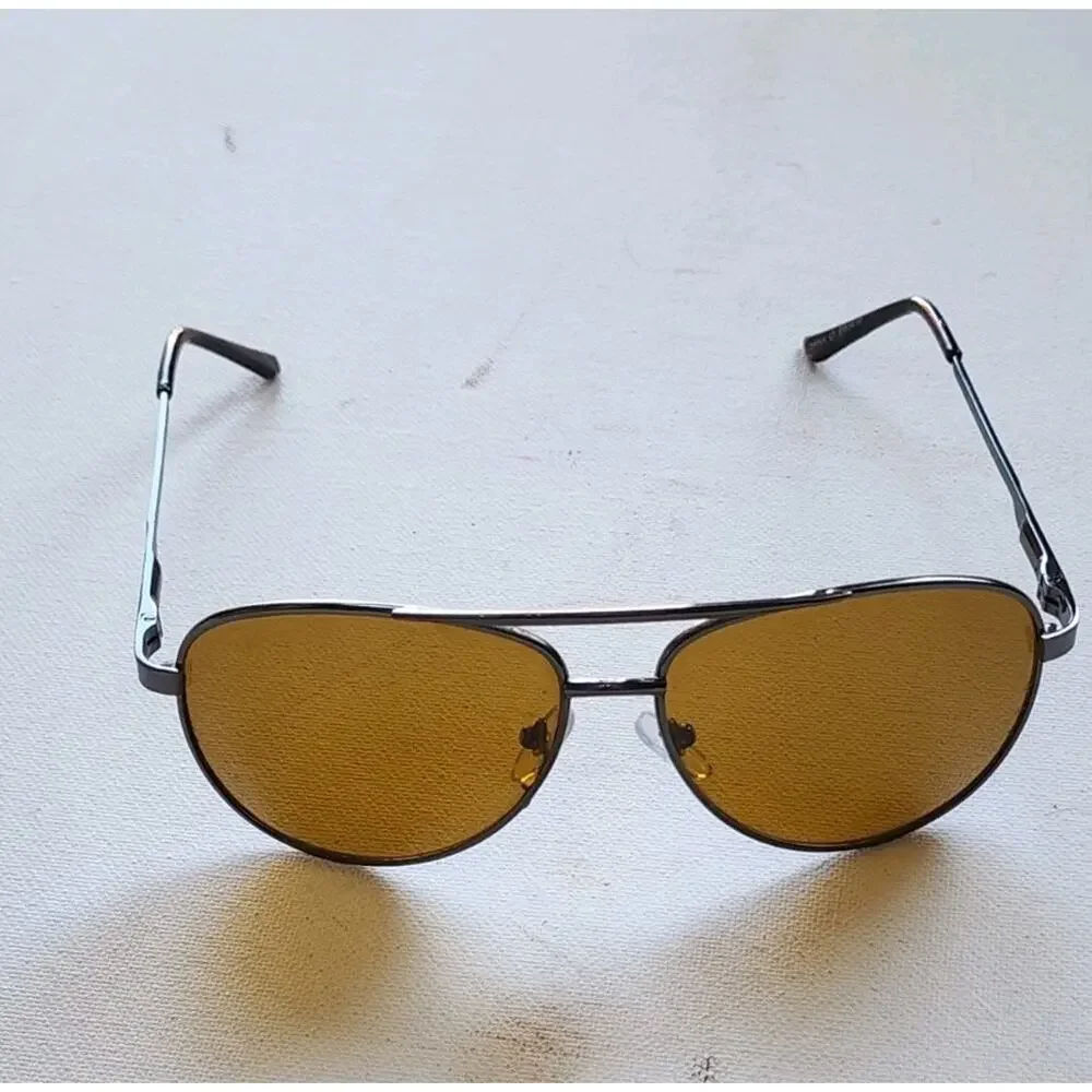 Foster Grant SUNGLASSES Driving Aviator Style Polarized High Definition ROY Case